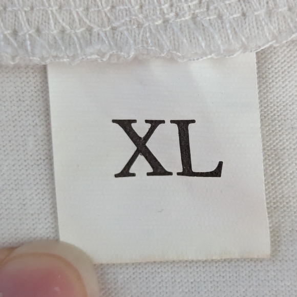 White T-Shirt with Embroidery "Bee" - Picture 5 of 5